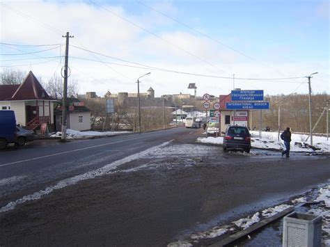 Автомобильный пункт пропуска в Ивангороде закрыли на ремонт. «Бумага»