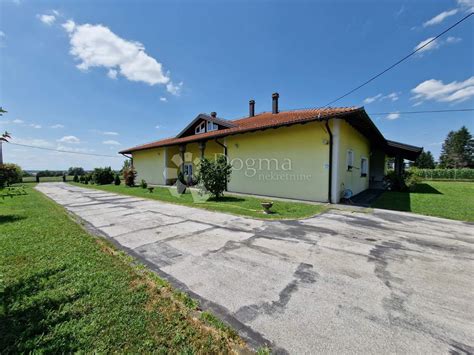 Prekrasna prizemnica u okolici Zagreba, kuća, površina 589m2