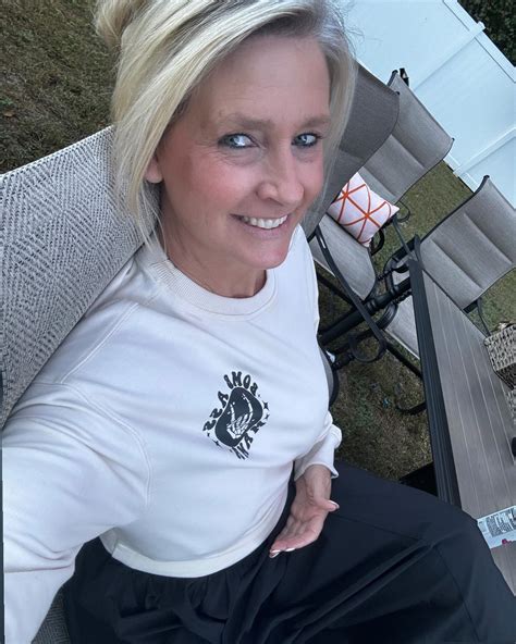 Shannon Weaver🦋 | Enjoying this breezy 80’ degree day! Such a relaxing, stress free day. I hope ...