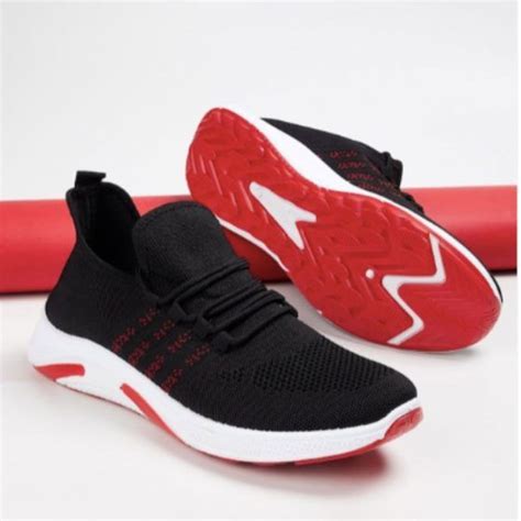 Sneakers for men under Rs 1000 that are absolute must-haves