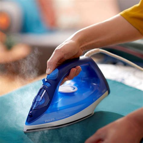 Steam Iron vs Dry Iron: How to Choose the Right Iron