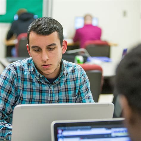 Fresh Man Course Computer Program 的图像结果