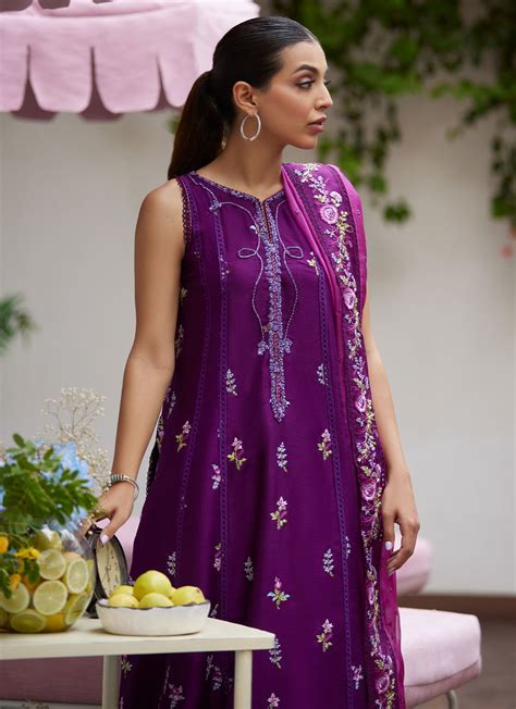 Tara Luxe Edit '24 - Irina Plum Embroidered Raw Silk Shirt With Dupatt ...