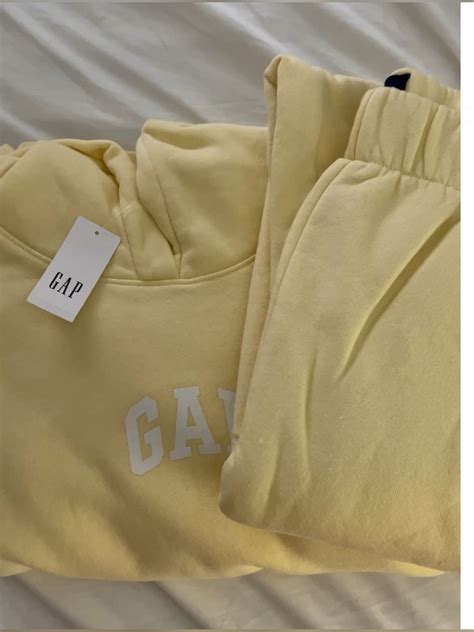 Butter yellow gap set 🧈 in 2025 | Cute shoes for teens, Gap outfits ...