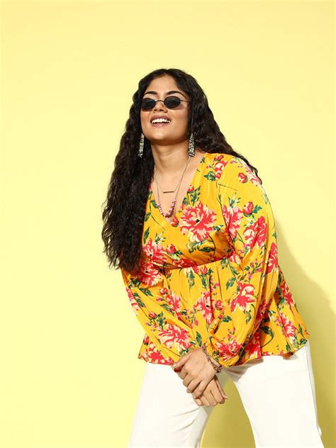 Women Plus Size Yellow & Red Floral Printed V-Neck Elastic Waist Crepe ...