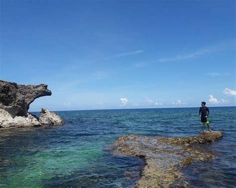 ROCK VIEW BEACH RESORT (Bolinao) - Guesthouse Reviews & Photos ...