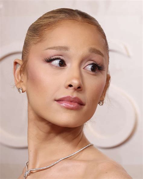 Ariana Grande Oogschaduw