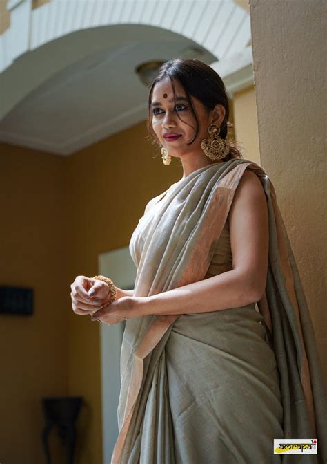 Golden Dust – Amrapali Boutique