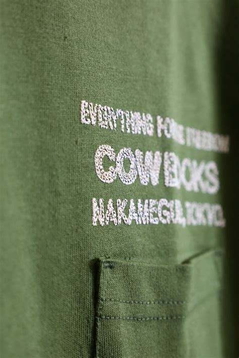 COW BOOKS / Book Vendor Pocket T-shirts-Green – redtriangle