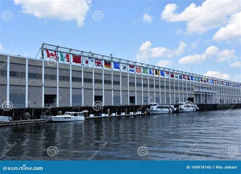 Seaport World Trade Center in Boston Redaktionelles Bild - Bild von ...