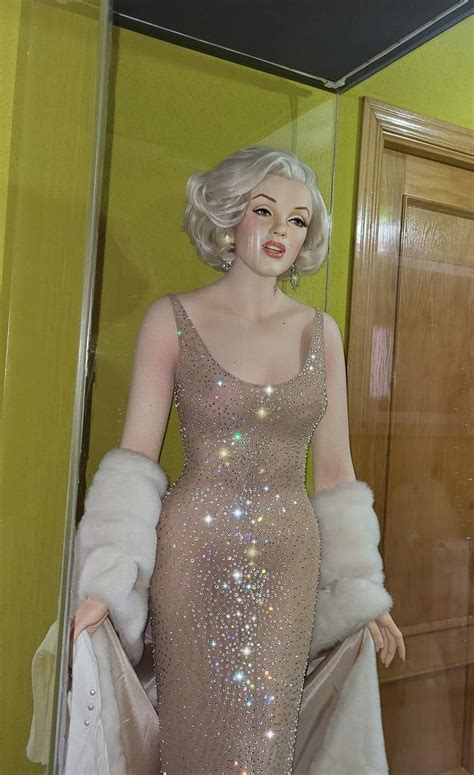 Pin on Marilyn Monroe | Iconic women, Marilyn monroe, Formal dresses