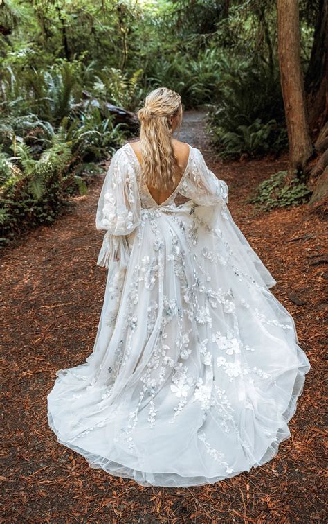 Ethereal Romantic Floral Lace Bridal Gown with Blouson Sleeves