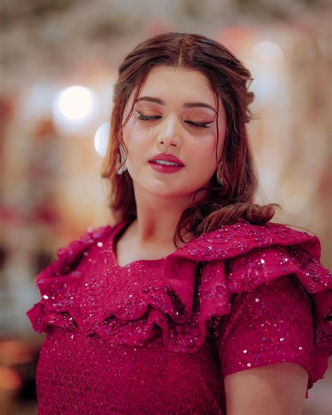 Kanwal Aftab And Zulqarnain New HD Pictures From Sehar Hayat Mehndi | Reviewit.pk