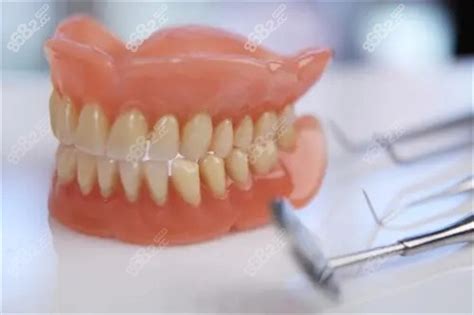 北大口腔医院镶牙价格表：镶满口牙多少钱也在其中,种植牙-8682赴韩整形网