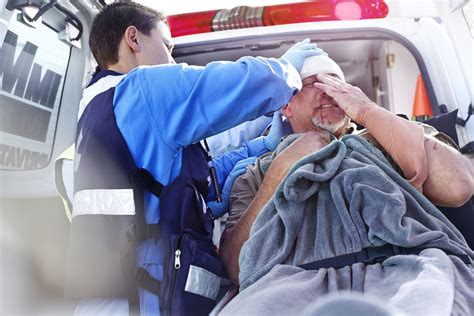 How to Recognize and Treat a Head Injury