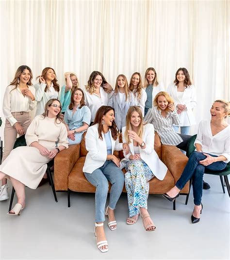 Why Does My Discharge Smell Like Vinegar? - Intimate Rose