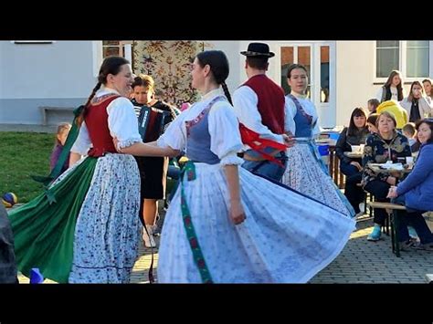 ЧЕШСКИЕ НАРОДНЫЕ ТАНЦЫ POZLOVICE ЧЕХИЯ НОЯБРЬ 2022 - YouTube