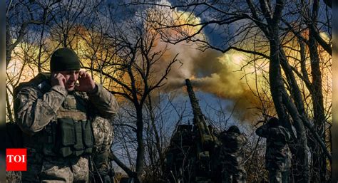 Bakhmut: Russia-Ukraine war: Kyiv says forces fighting on in 'utter ...