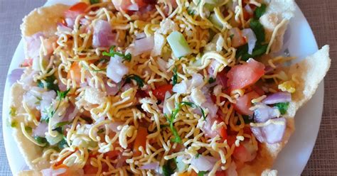 Khichiya Papad Chat Recipe by Jasmin Motta _ #BeingMotta - Cookpad