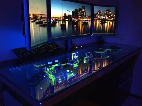 High-Tech Desktop 的图像结果