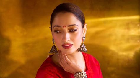 Aditi Rao Hydari, Tamannaah Bhatia and Sonam Kapoor took winged ...