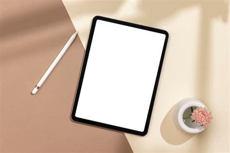 Vue de dessus de la tablette et du stylet | Photo Gratuite