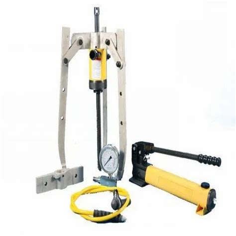 Short Lift Hydraulic Jack - Hydraulic Puller Set Manufacturer from Kolkata