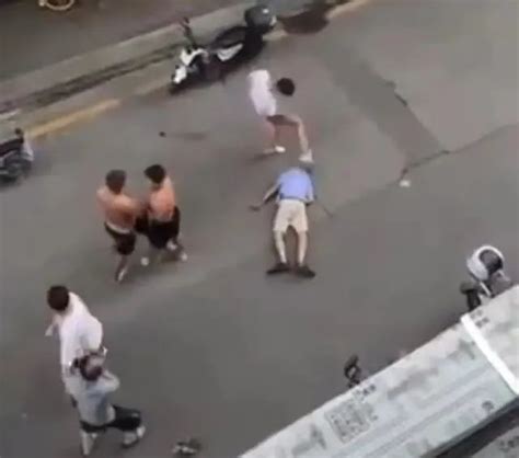 老人街头被6人围殴！警方通报：涉案4男2女_腾讯新闻