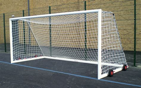 5 Tips To Set Up Football Goals For Your Garden For Maximum Fun! - Huck ...