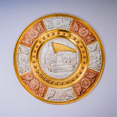 Tanjore Temple Tri-Metal Art Plate – Kuuraii Worldwide