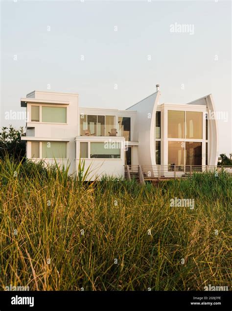 Beach house fire island long hi-res stock photography and images - Alamy