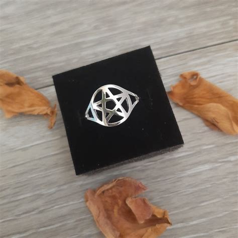 Wiccan Protection Ring 的图像结果