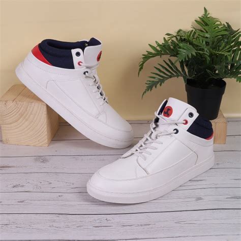 Men Sport Shoes - Buy Sports Shoes for Men Online in India