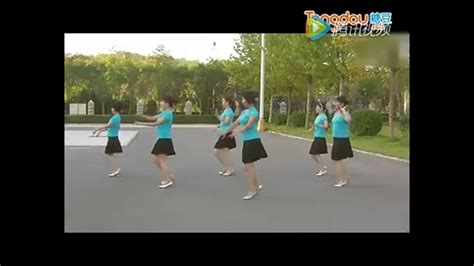 广场舞荷塘月色分解动作 高庄村广场舞 - YouTube