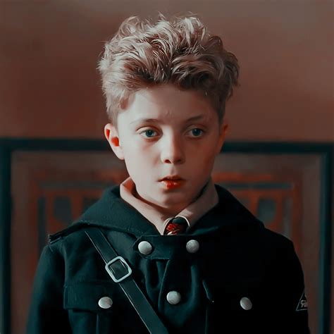 Jojo rabbit gif by fox searchlight – Artofit