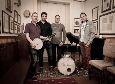 Vickers Vimy – Breaking Tunes