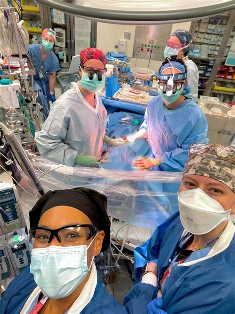 All-women team makes history with heart transplant at California ...