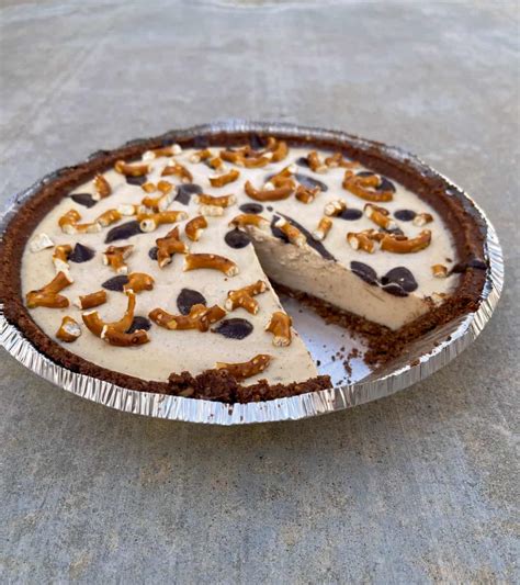 10 Minute Peanut Butter Pretzel Pie | Simple Nourished Living
