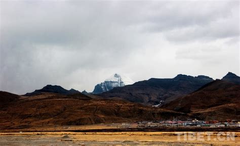 冈仁波齐脚下的派出所：最多一天救援上百人，所长电话被写进旅游攻略_新闻频道_央视网(cctv.com)