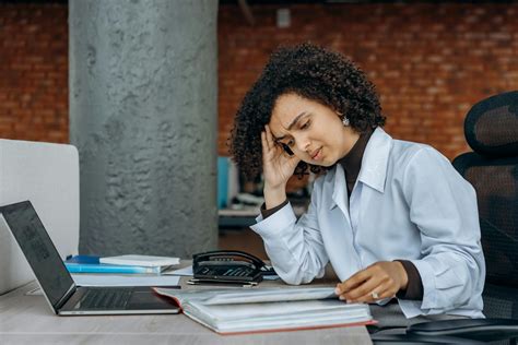 What is Queen Bee Syndrome? – RosenCruz.Com