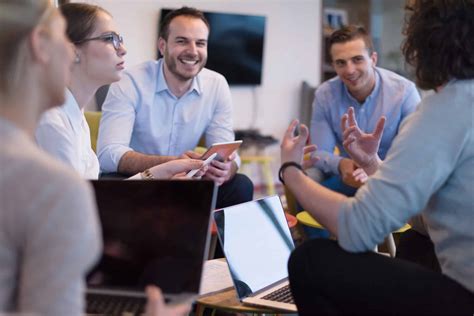 People-Oriented Leadership vs Task-Oriented Leadership