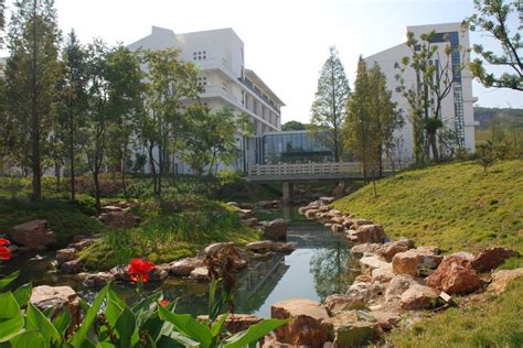 学院综合楼-校园风光-滁州职业技术学院-省级示范性高职院校