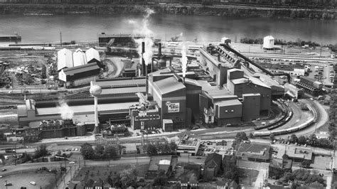 A Rust Belt Story Retold, Through Portraits Of The Women Who Lived It ...