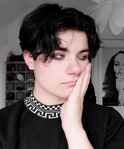 40+ Best Emo Hairstyles For Guys To Fit Your Edgy Personality