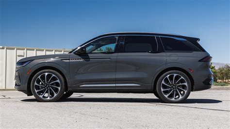 2024 Lincoln Nautilus Hybrid First Test: Simply Sumptuous