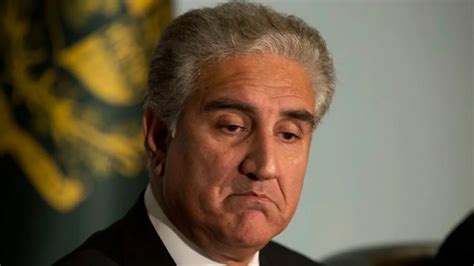 Amid tensions, Pakistan FM Shah Mehmood Qureshi reaches China अनुच्छेद ...