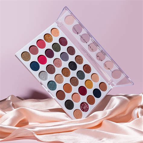 Playground Hero 35 Pro Arcoiris Eyeshadow Palette – Pigment Play
