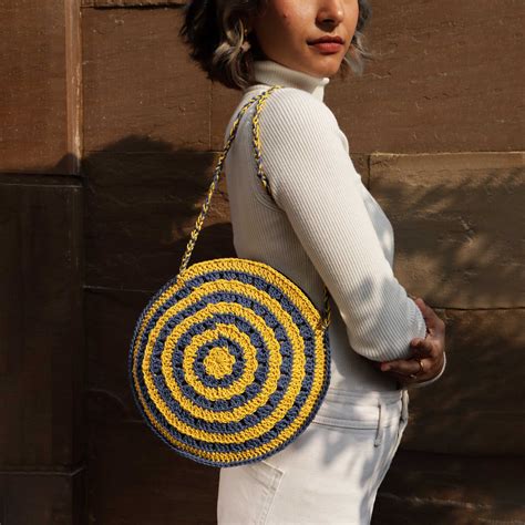 Swirl Crochet Sling 02 – Itihasikala