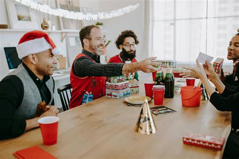 15 Creative Holiday Work Party Ideas to Celebrate Your Team's Success
