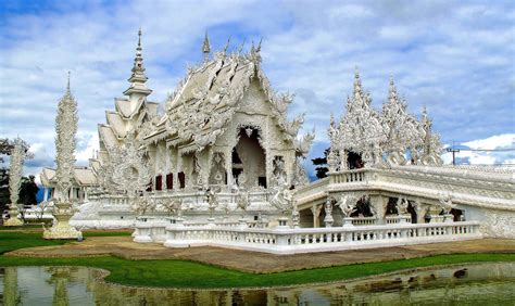 Wat Rong Khun: Stunning White Temple of Chiang Rai, Thailand – HD Wallpaper